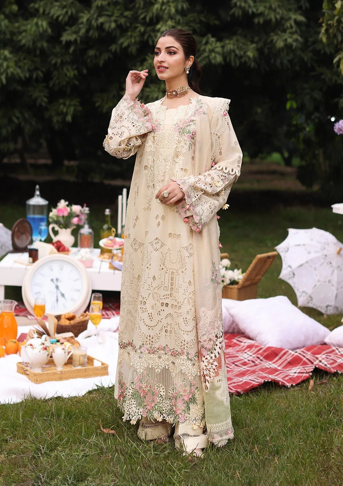 Zarnish - Luxury Dhanak 3PC Chikenkari Heavy Embroidered Suit - HS - 0132
