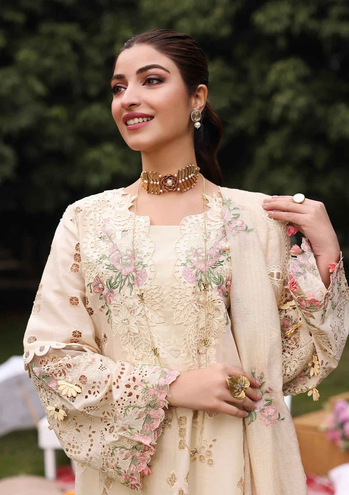 Zarnish - Luxury Dhanak 3PC Chikenkari Heavy Embroidered Suit - HS - 0132
