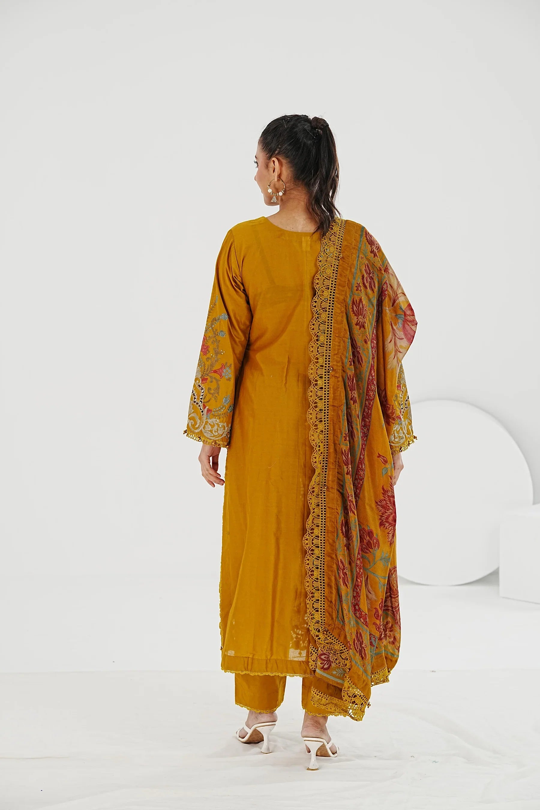 Parvaneh - Luxury Dhanak 3PC Chikenkari Heavy Embroidered Suit - HS - 0131