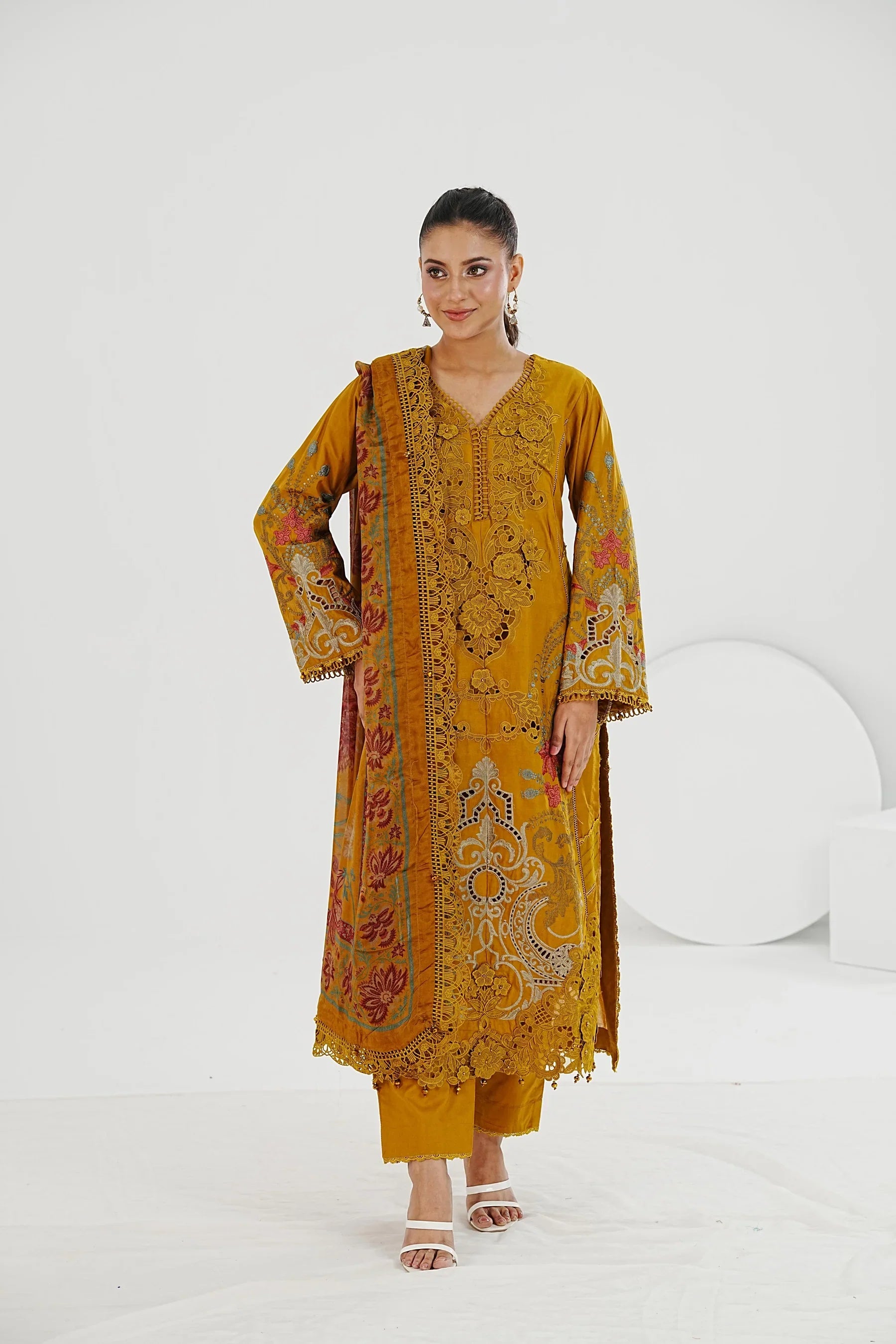 Parvaneh - Luxury Dhanak 3PC Chikenkari Heavy Embroidered Suit - HS - 0131