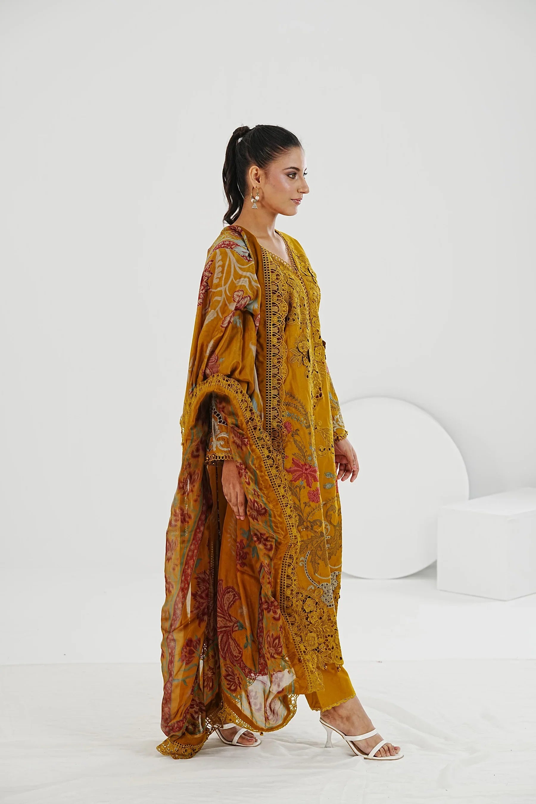 Parvaneh - Luxury Dhanak 3PC Chikenkari Heavy Embroidered Suit - HS - 0131
