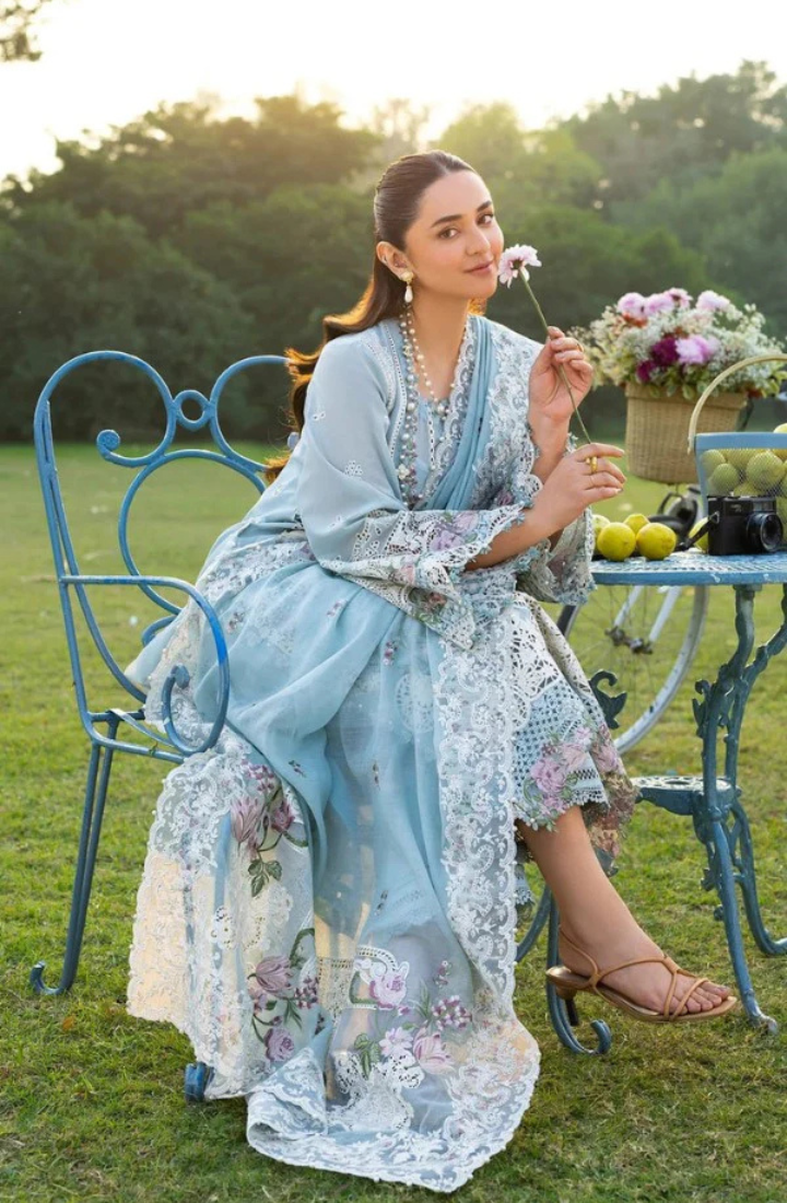 MORNIG DRIZZLE – 3 Piece Embroidered Lawn – HS – 058