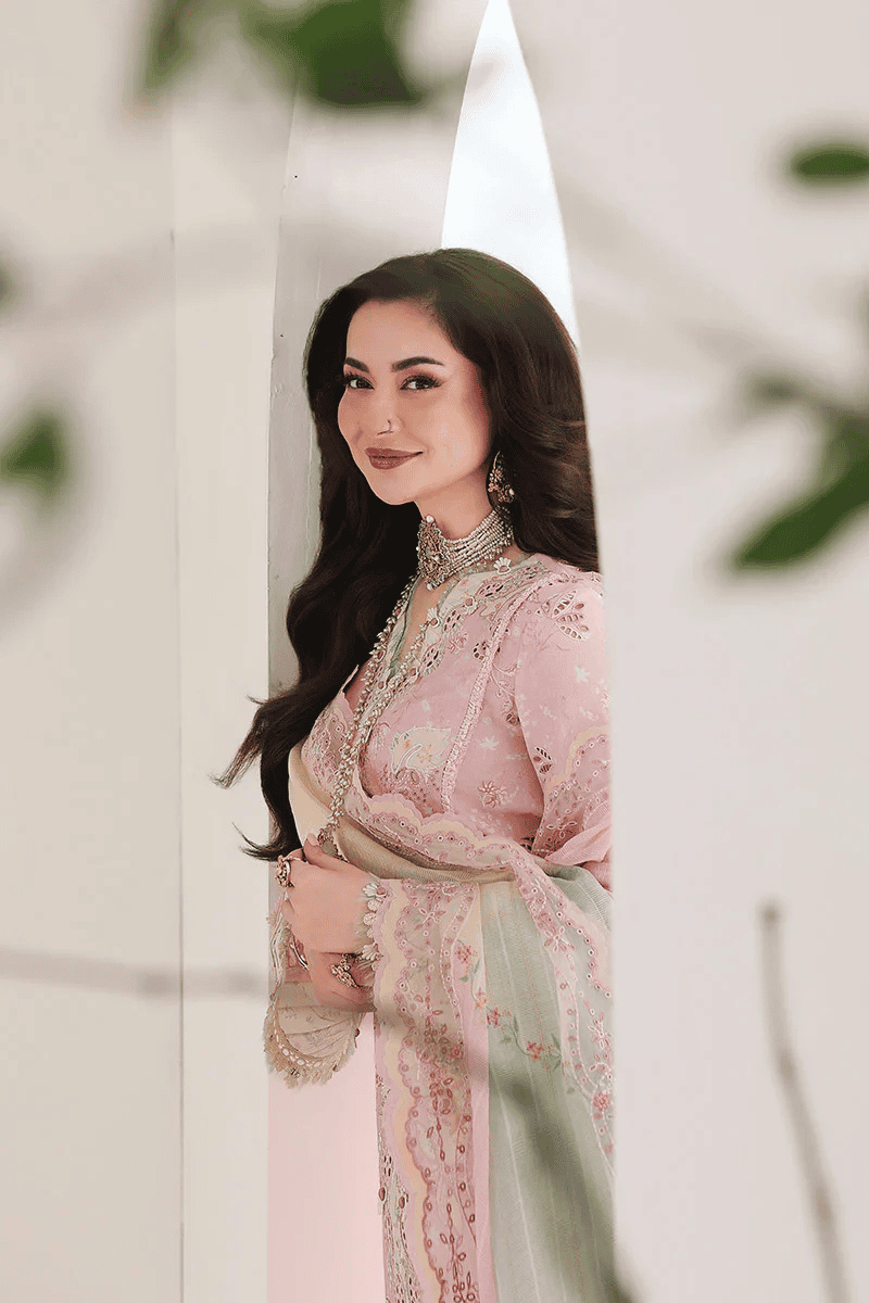 Qalamkar-3PC-Luxury-Lawn-Embroidered-Suit-USME-018014-Hummsafar